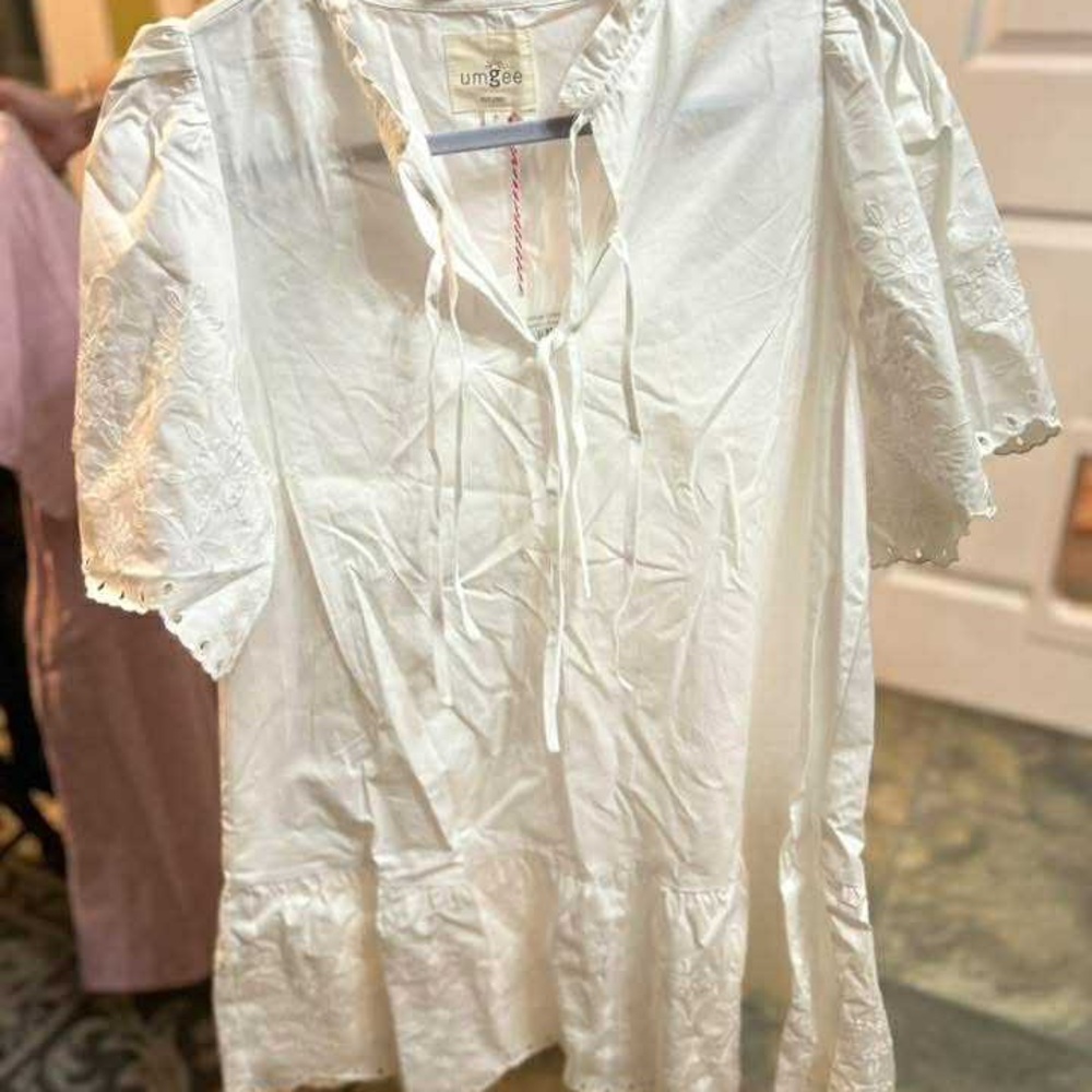 Umgee Cream Embroidered Blouse